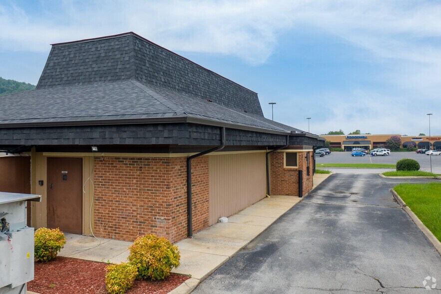 More Photos Of 354 Kimball Crossing Dr, Kimball Restaurant For Lease