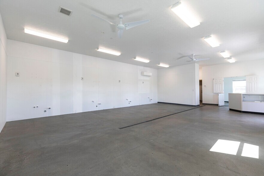 More Photos Of 115 Valley View St, Stevensville Restaurant For Sale