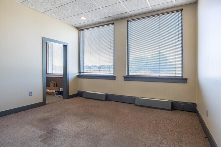 More Photos Of 240 Edwards St, Cleveland Office For Sale