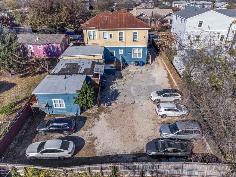 More Photos Of 1110 W Ashby Pl, San Antonio Apartments For Sale