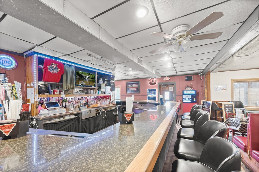 More Photos Of 200 E Main St, Hancock Restaurant For Sale