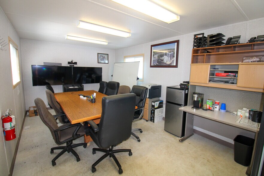 More Photos Of 5640 44th Ave S, Clinton Industrial For Sale