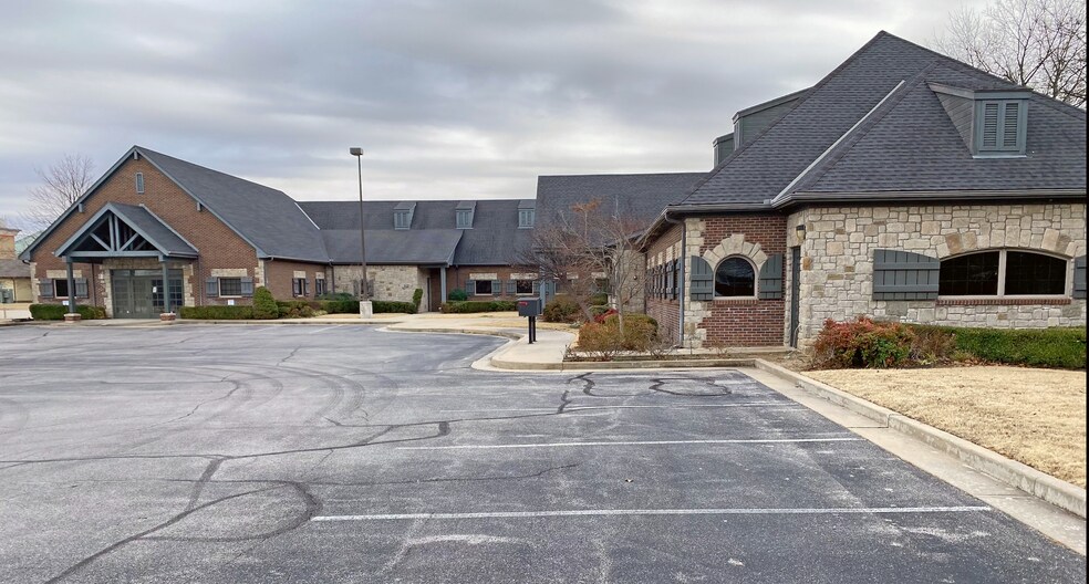 More Photos Of 6226 E 101st St, Tulsa Office For Sale