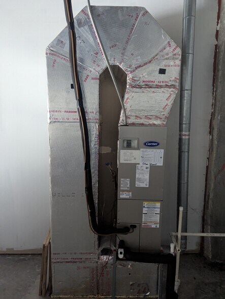 More Photos Of 585 NW Mercantile Pl, Port Saint Lucie Light Manufacturing For Sale