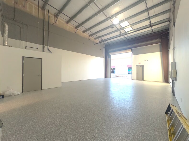 More Photos Of 470 W Larch Rd, Tracy Service For Lease