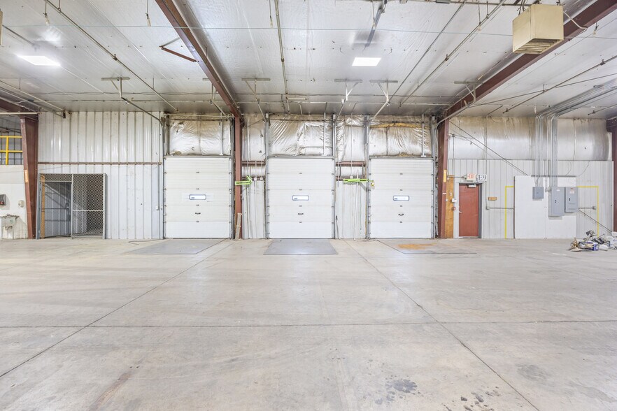 More Photos Of 3931 37th Ave SW, Fargo Manufacturing For Lease