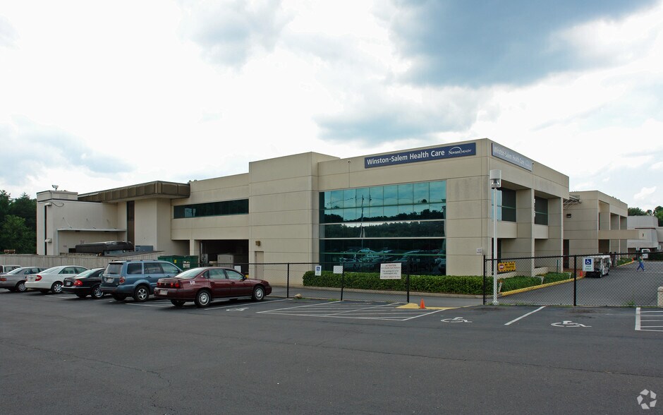 More Photos Of 240-250 Charlois Blvd, Winston-Salem Medical For Lease