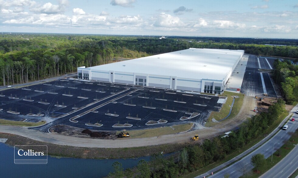More Photos Of 8000 Palmetto Commerce Pky, Ladson Distribution For Lease