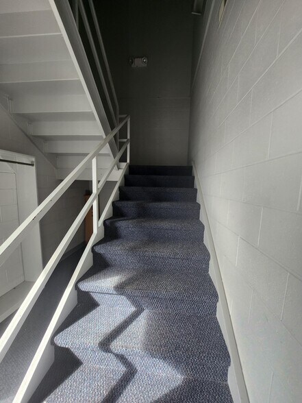 More Photos Of 2600 Zion Rd, Henderson Office For Sale