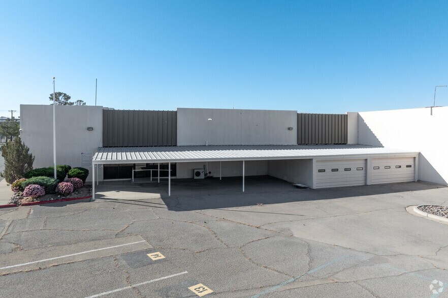More Photos Of 12100 Esther Lama Dr, El Paso Warehouse For Sale
