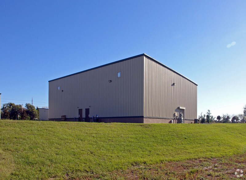 More Photos Of 522 Live Pine Cir, Apopka Warehouse For Sale