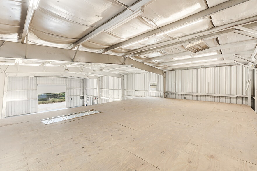 More Photos Of 1911 Dana Dr, Fort Myers Warehouse For Sale