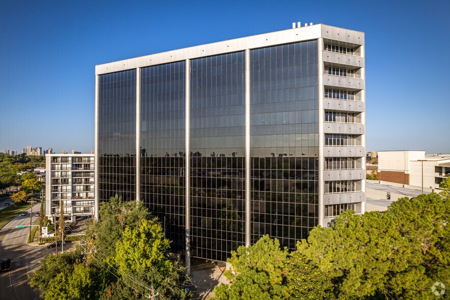 More Photos Of 5300 Memorial Dr, Houston Office For Lease