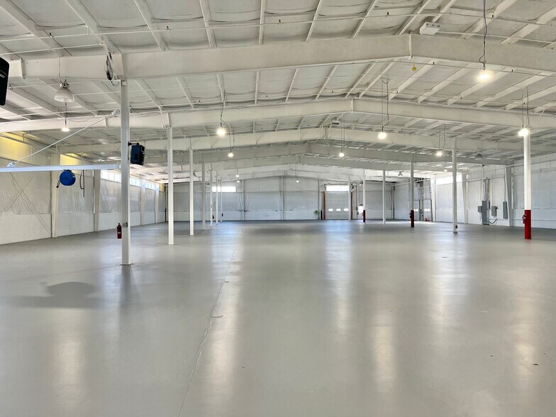 More Photos Of 111 Industrial Drive, Cromwell Warehouse For Lease