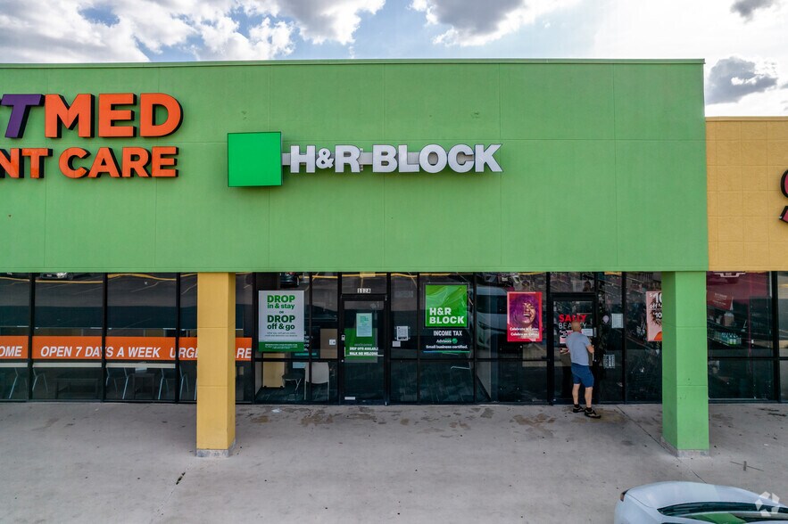 More Photos Of 13909 Nacogdoches Rd, San Antonio Unknown For Lease