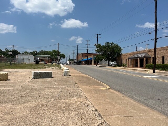 More Photos Of 400 S Austin St, Brenham Land For Sale