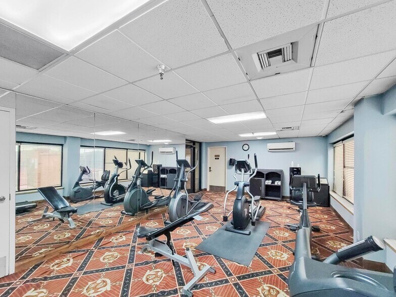 More Photos Of 850 S Bluff St, Saint George Hotel For Sale