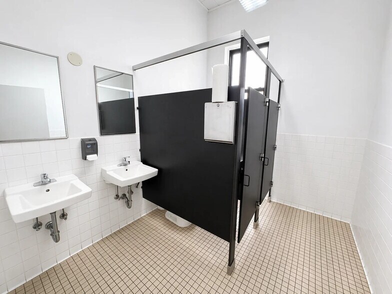 More Photos Of 100 Pennsylvania Ave, Brooklyn Loft Creative Space For Lease