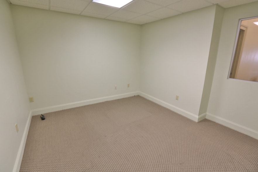 More Photos Of 77 State Rd, Dartmouth Office For Lease
