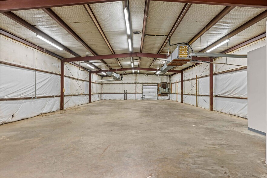 More Photos Of 7567 Morley St, Houston Warehouse For Sale