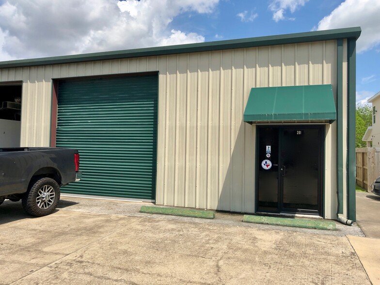 Primary Photo Of 10060 West Rd, Houston Warehouse For Lease