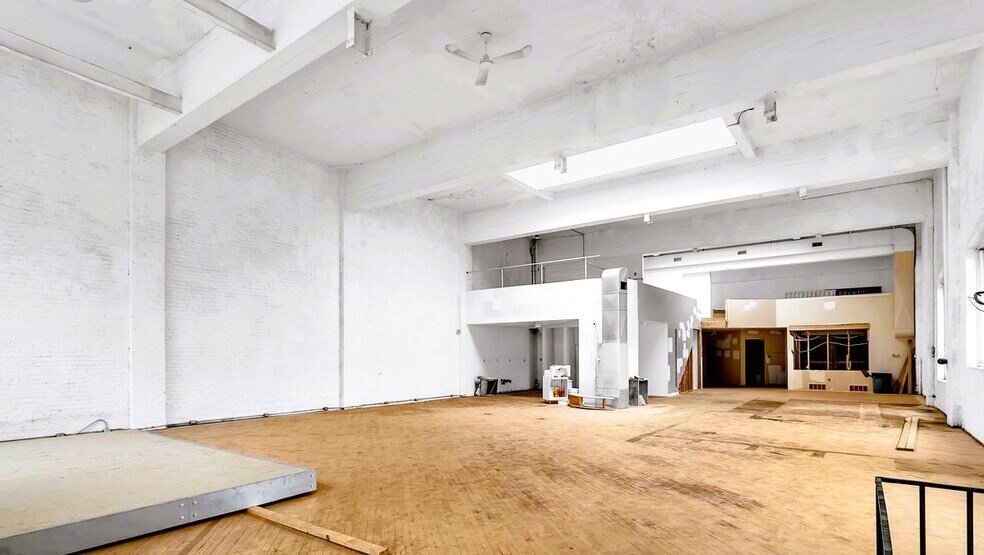 More Photos Of 420 N Craig St, Pittsburgh General Retail For Sale