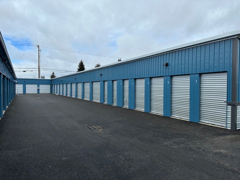 More Photos Of 68 Oroyan Ave, Eugene Self Storage For Sale