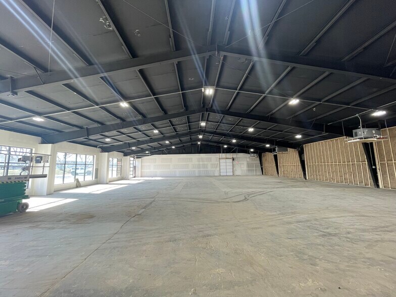 More Photos Of 331 Kentucky St, Bowling Green Warehouse For Lease