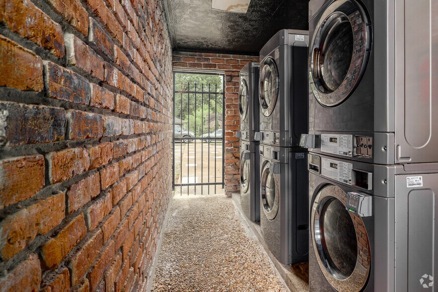 More Photos Of 6301 Alfano St, Houston Apartments For Sale