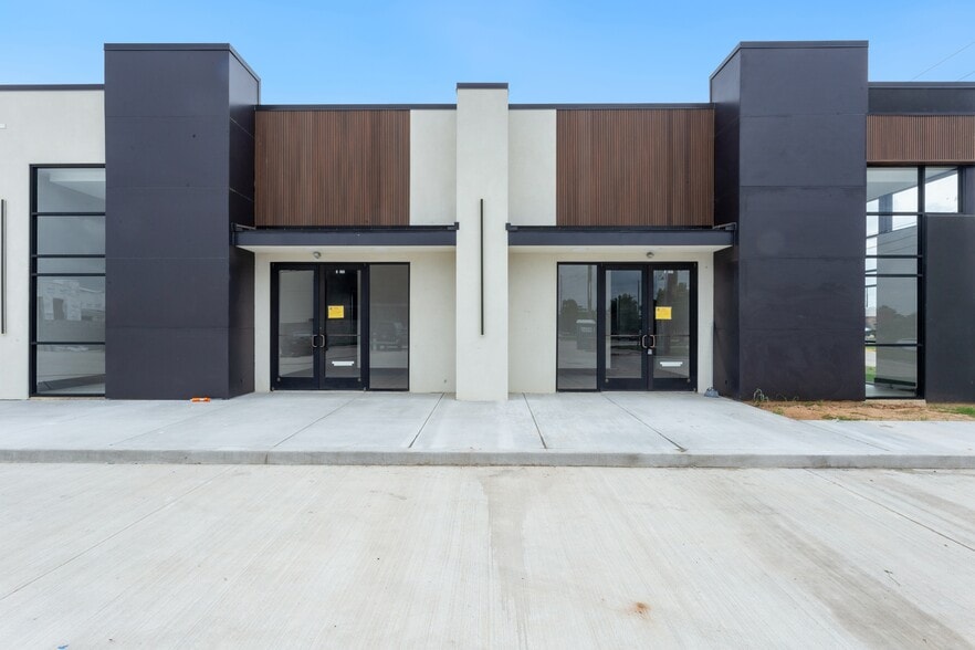 Primary Photo Of 2703 N Mason Rd, Katy Medical For Sale