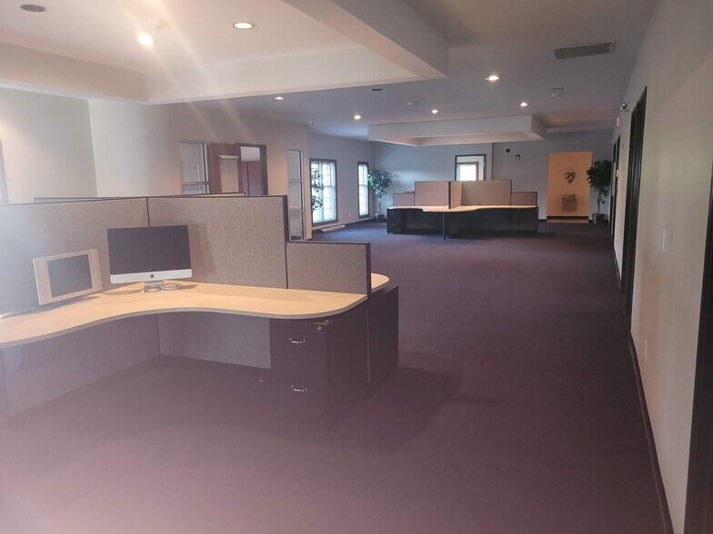 More Photos Of 116 County Line Rd W, Westerville Loft Creative Space For Sale