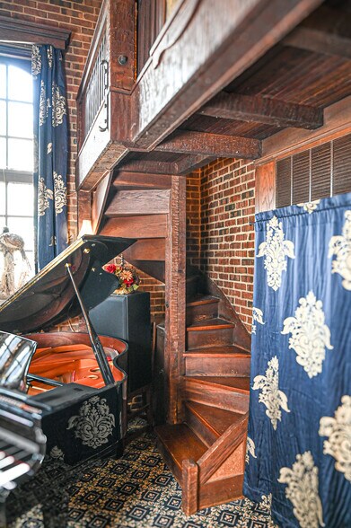 More Photos Of 1272 SW Fillmore St, Topeka Hospitality For Sale