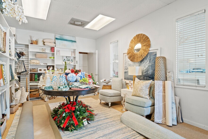 More Photos Of 117 NE 5th Ave, Delray Beach Storefront Retail Office For Sale