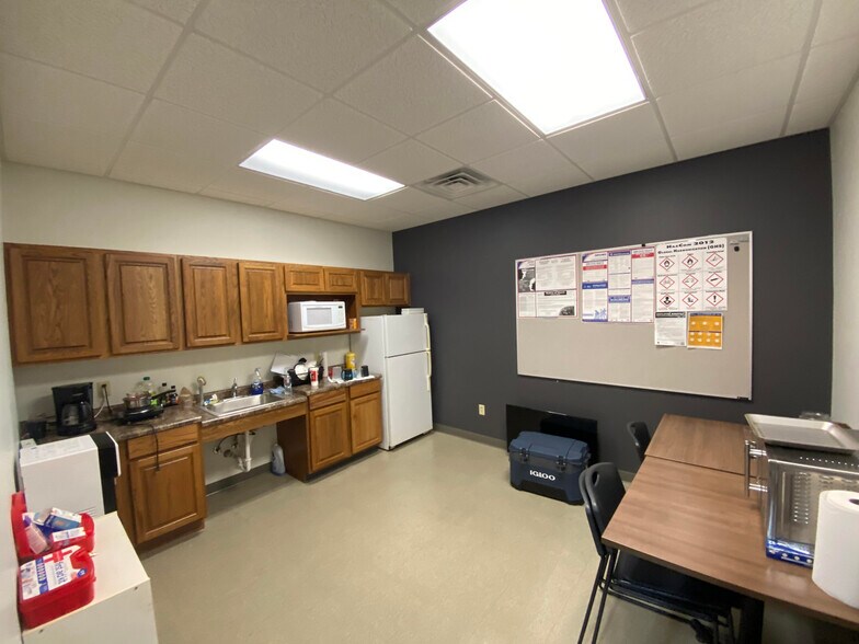 More Photos Of 8201 E 34th St, Wichita Light Distribution For Lease