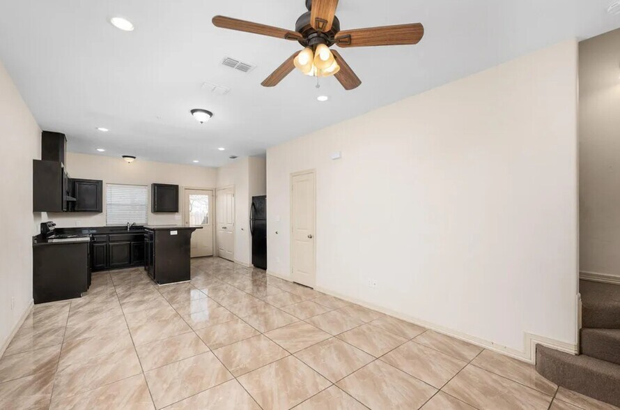 More Photos Of 1300 Hummingbird Ct, Pharr Apartments For Sale