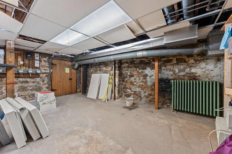 More Photos Of 107 4th St, Baraboo Office For Sale