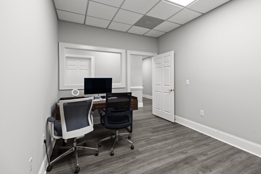 More Photos Of 147 Cedar Pointe Dr, Mooresville Research And Development For Lease