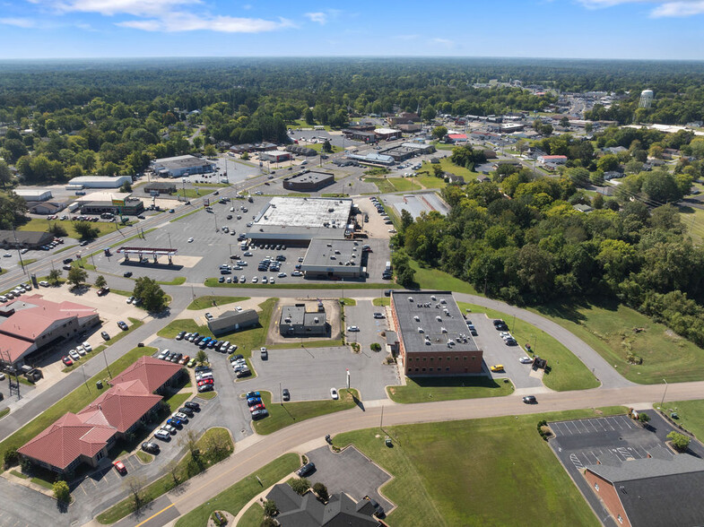 More Photos Of 67 Lakeview Dr, Paducah Office For Lease