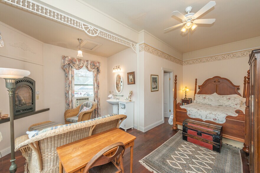 More Photos Of 481 Main St, Weaverville Hotel For Sale