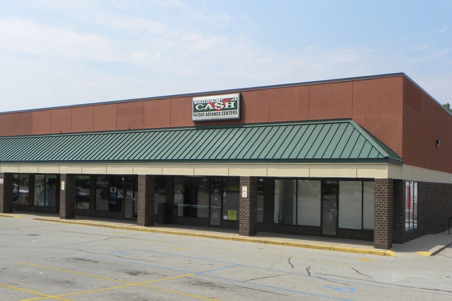 More Photos Of 1621 Leonard St NE, Grand Rapids Freestanding For Lease