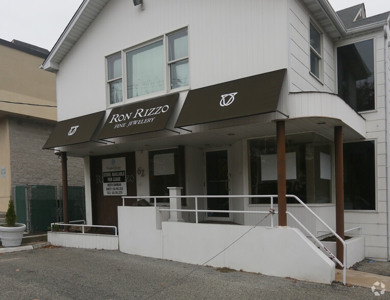 More Photos Of 62 Glen Cove Rd, Roslyn Heights Storefront Retail Office For Lease