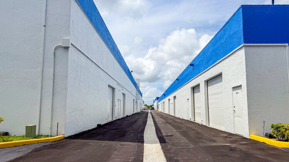 More Photos Of 4500 N Powerline Rd, Deerfield Beach Unknown For Lease