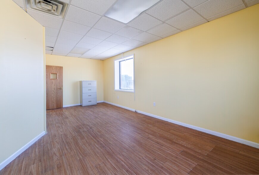 More Photos Of 214-25 42nd Ave, Bayside Medical For Sale