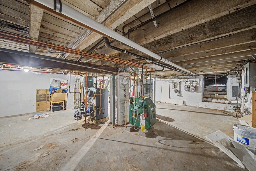 More Photos Of 163 Front St, Secaucus General Retail For Sale