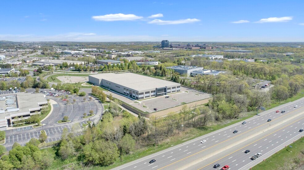 More Photos Of 2150 Executive Hills Dr, Auburn Hills Warehouse For Sale