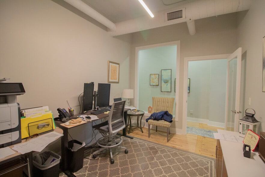 More Photos Of 921-927 S Burdick St, Kalamazoo Storefront Retail Office For Lease