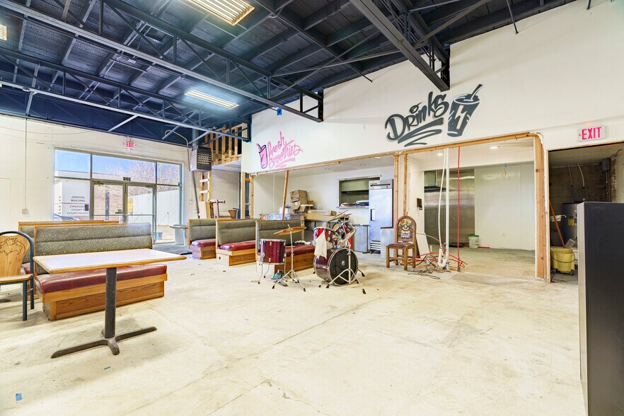 More Photos Of 306 N Choctaw Ave, El Reno Manufacturing For Sale