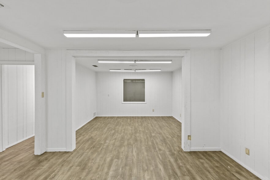 More Photos Of 5908-5912 Eden Dr, Fort Worth Warehouse For Sale