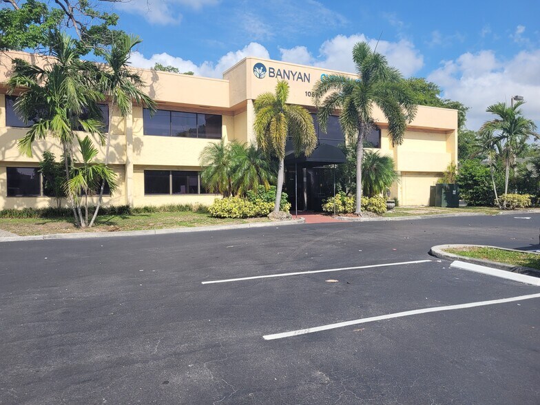 More Photos Of 1061 W Oakland Park Blvd, Oakland Park Medical For Sale