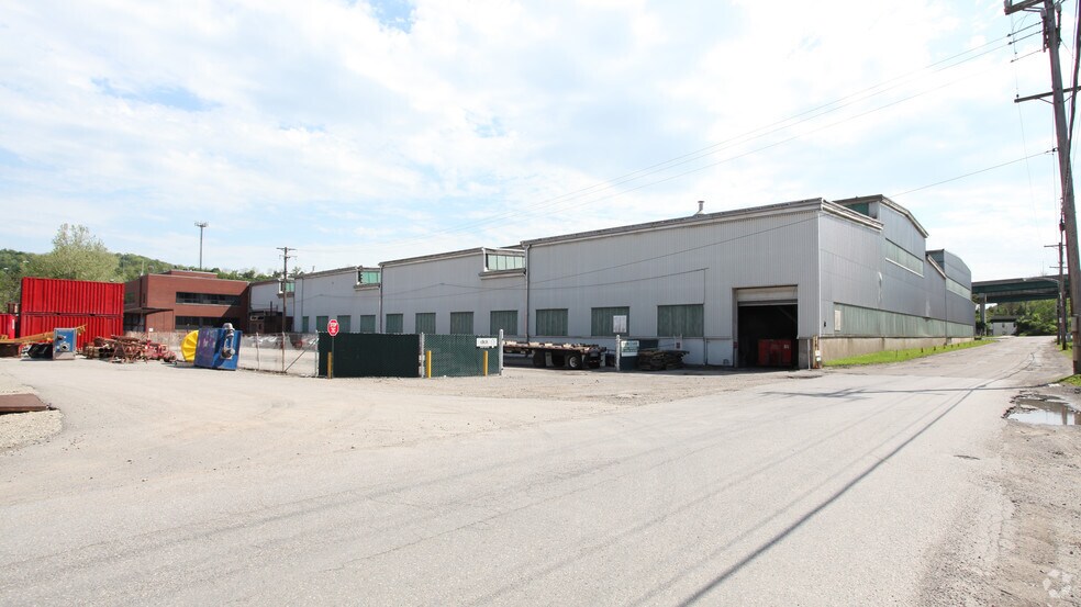 More Photos Of 785 Arch St, Carnegie Warehouse For Lease